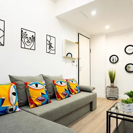 Romeo & Juliet In The Heart Of Apartment Athens
