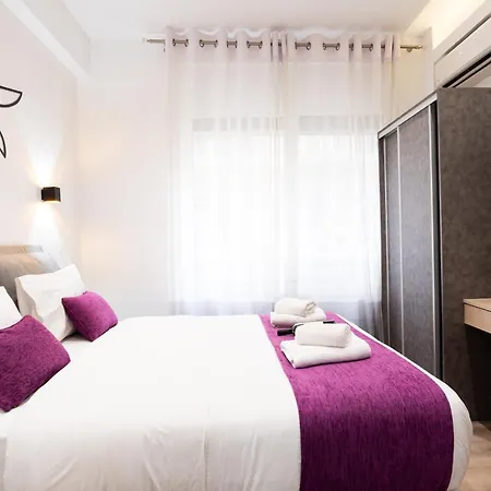 Romeo & Juliet In The Heart Of Apartment Athens